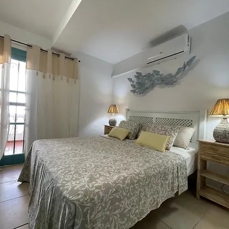 Port Royal Apartments, Heated Pool, Speed Wifi, Terrace Appartement *