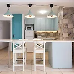 Port Royal Apartments, Heated Pool, Speed Wifi, Terrace