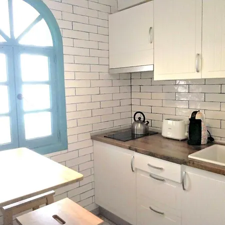 Port Royal Apartments, Heated Pool, Speed Wifi, Terrace Apartment