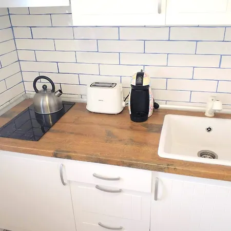 Port Royal Apartments, Heated Pool, Speed Wifi, Terrace Apartment