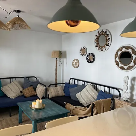 Port Royal Apartments, Heated Pool, Speed Wifi, Terrace Apartment *