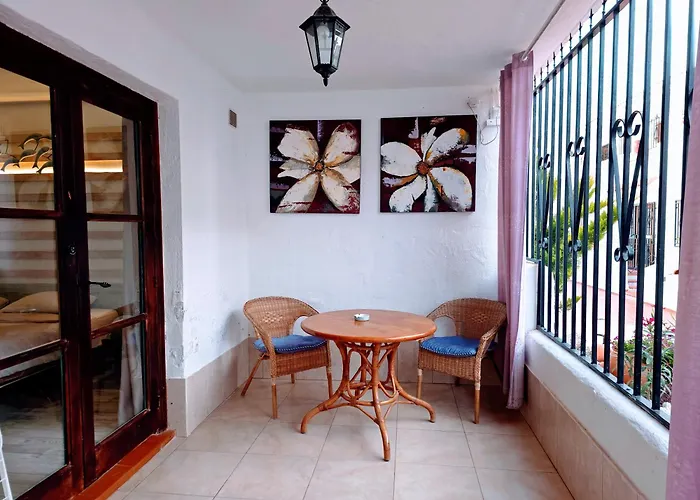 Port Royal Apartments, Heated Pool, Speed Wifi, Terrace