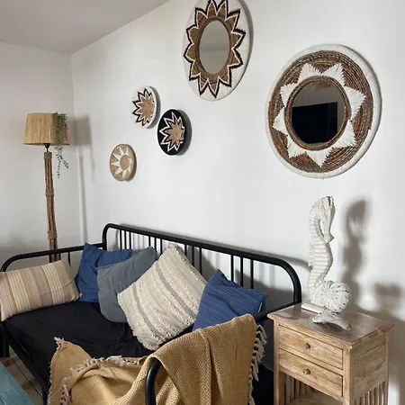 Port Royal Apartments, Heated Pool, Speed Wifi, Terrace أرونا